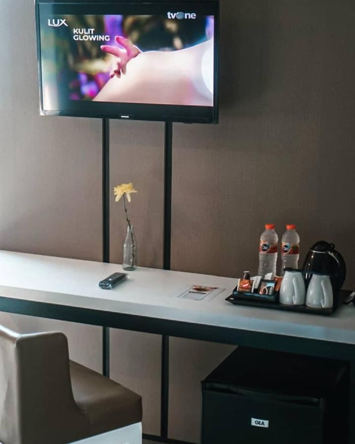 Bess Mansion Hotel Surabaya Wonotjolo Zewnętrze zdjęcie