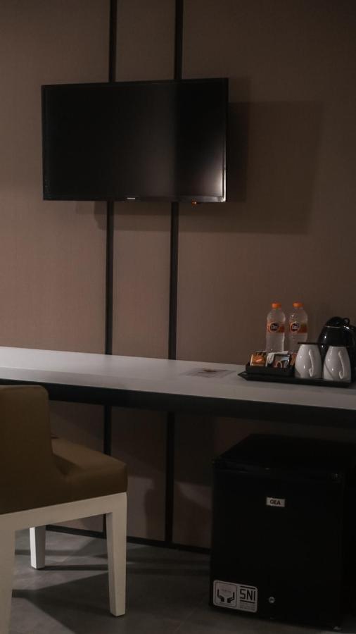 Bess Mansion Hotel Surabaya Wonotjolo Zewnętrze zdjęcie