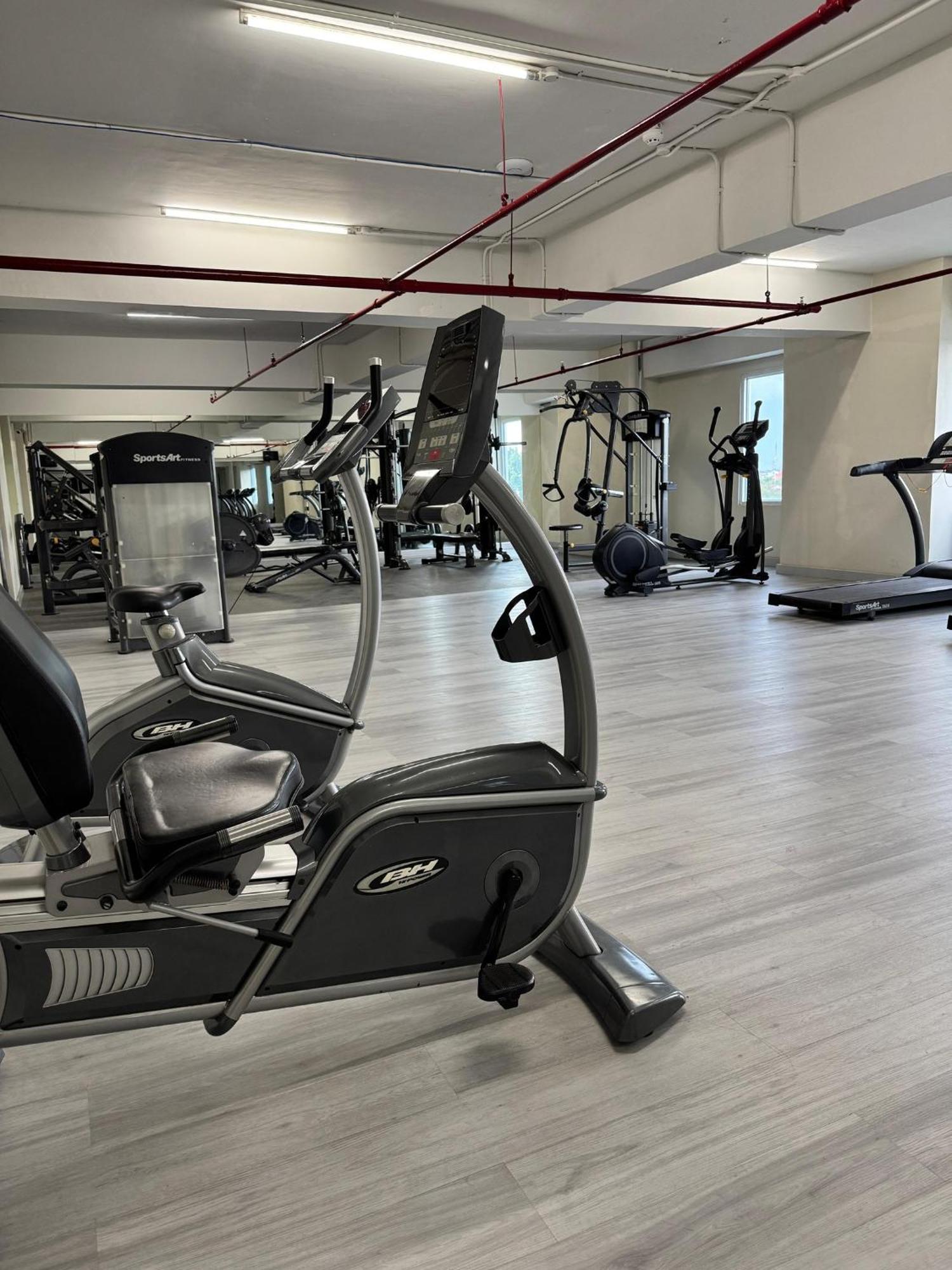 Bess Mansion Hotel Surabaya Wonotjolo Zewnętrze zdjęcie